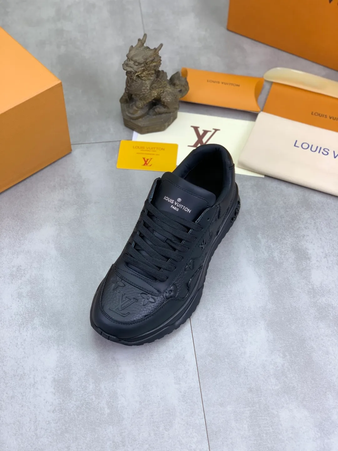 Men's men's shoes P680 new style 💶[LOUIS VUITTON] (original order) new style 🍀LV Louis Vuitton * - top version of LV classic trendy shoes! Use imported original cowhide and water-dyed cowhide lining. The latest original wear-resistant TPU combination outsole! High quality products! Multiple colors available, code number: 38-44 (45 46 customized)